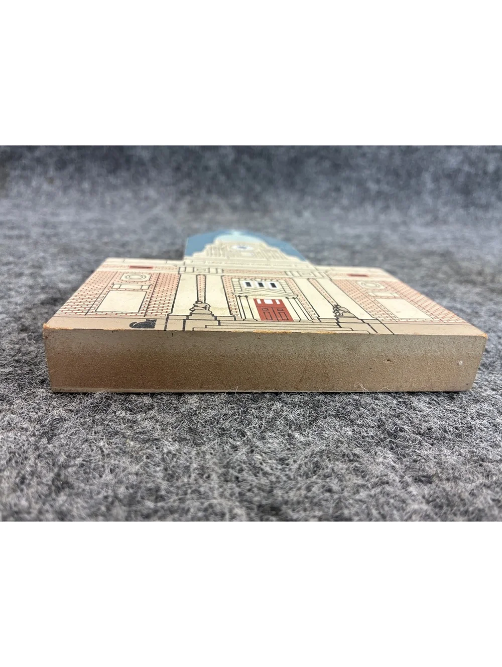 The Cat's Meow Lake County Court House Wooden Collectible 1991
